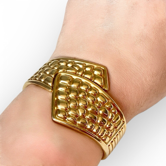 Vintage Statement Chunky Goldtone Bangle Clamper Bracelet, Cleopatra - Picture 4 of 5